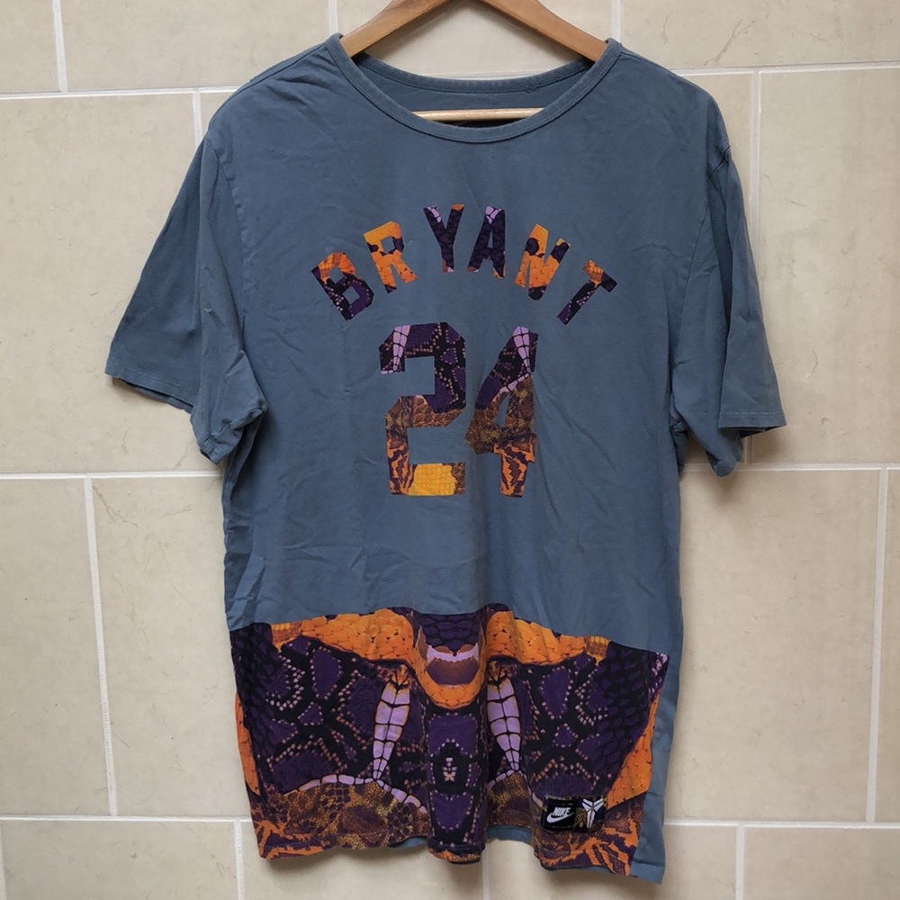Nike Kobe Bryant 24 Snakeskin Black Mamba Slate Blue T-Shirt Sz XL Premium